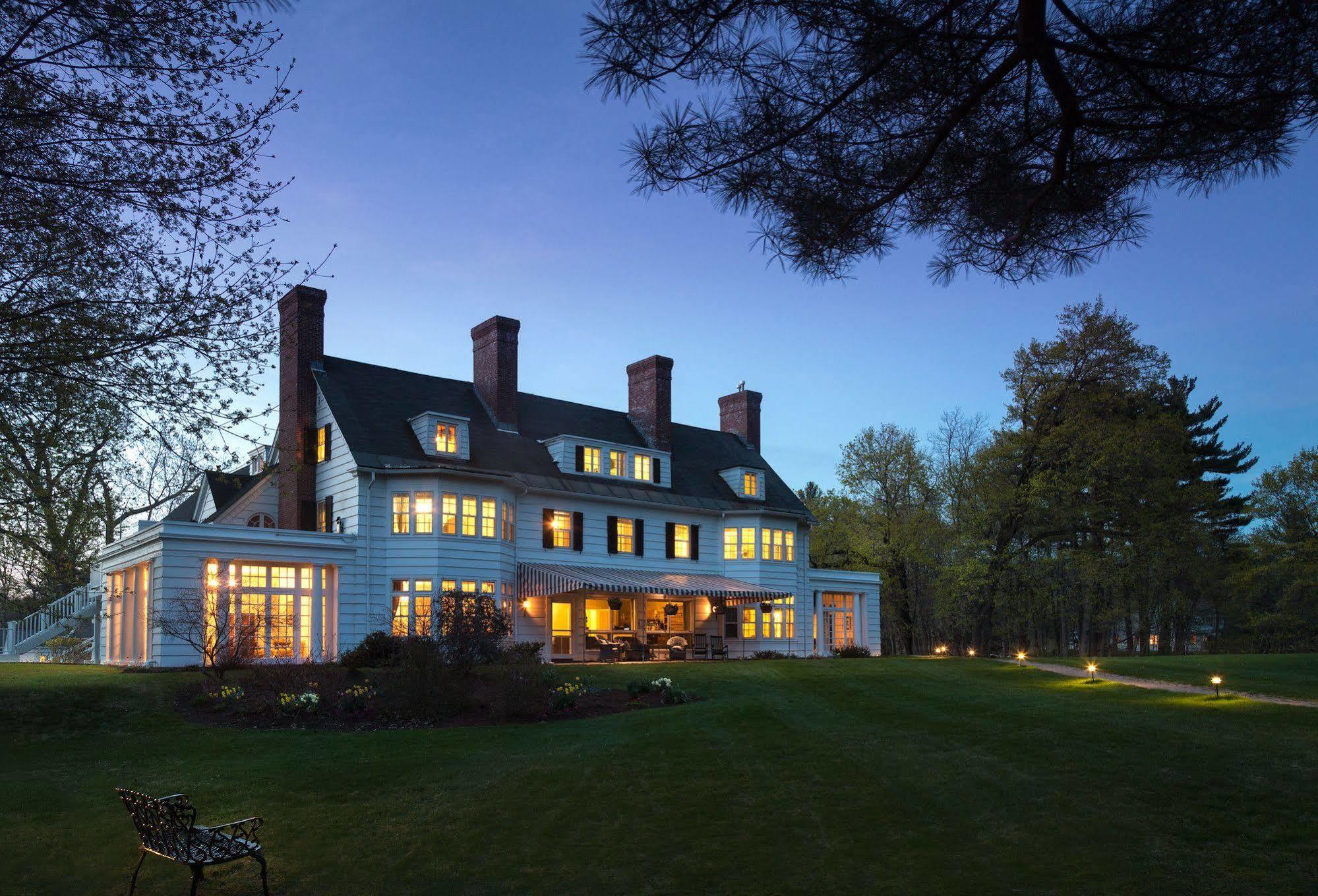 Four Chimneys Inn Bennington Exterior foto